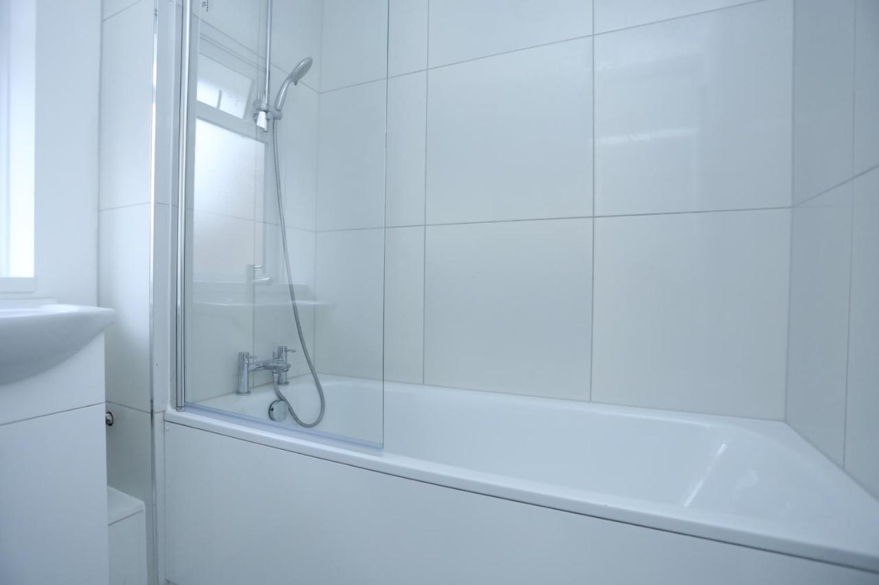 Abbeywood Station House London Apartman Kültér fotó